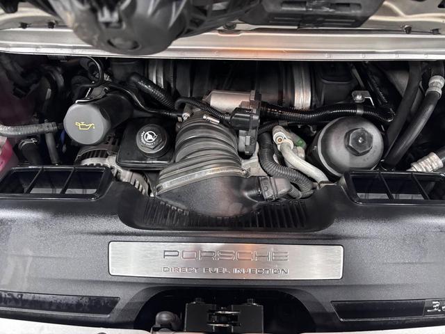 Photo of 2011 Platinum Silver Metallic Porsche 911