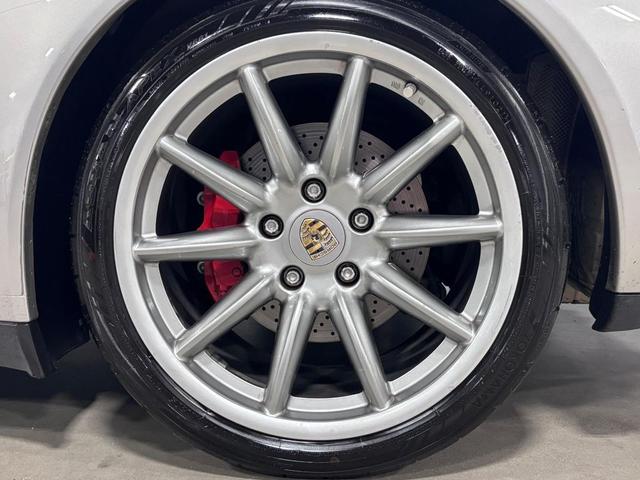 Photo of 2011 Platinum Silver Metallic Porsche 911