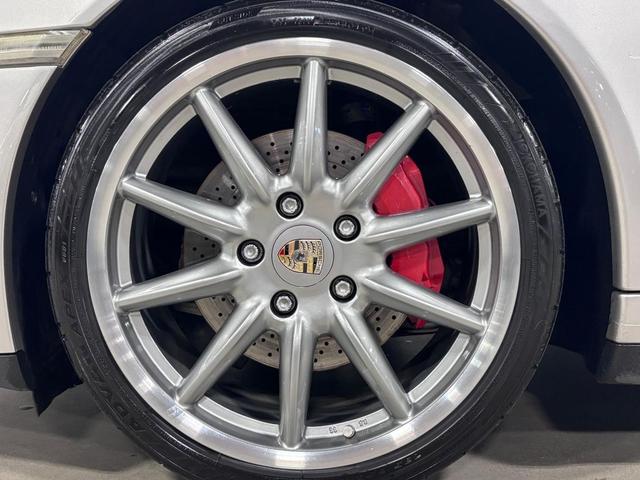 Photo of 2011 Platinum Silver Metallic Porsche 911