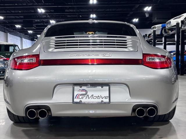 Photo of 2011 Platinum Silver Metallic Porsche 911