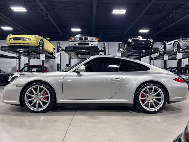 Photo of 2011 Platinum Silver Metallic Porsche 911