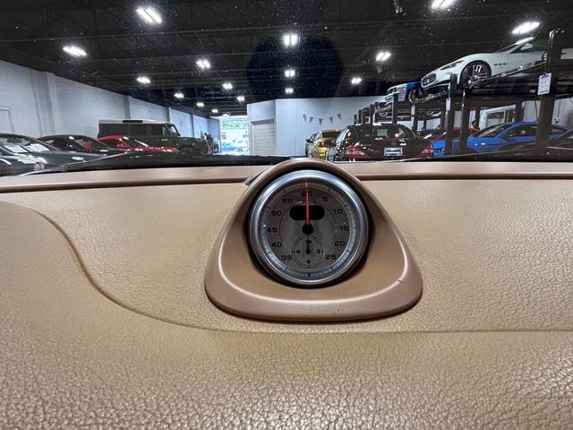 Photo of 2011 Platinum Silver Metallic Porsche 911