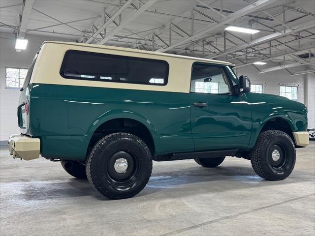 Photo of 2016 GREEN / BEIGE 2TONE Nissan Titan XD
