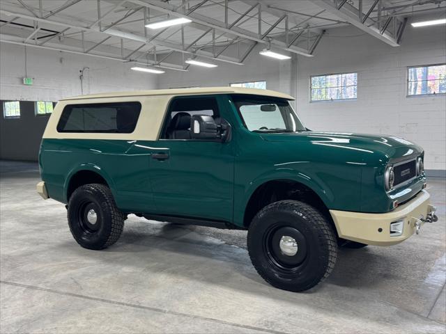 Photo of 2016 GREEN / BEIGE 2TONE Nissan Titan XD