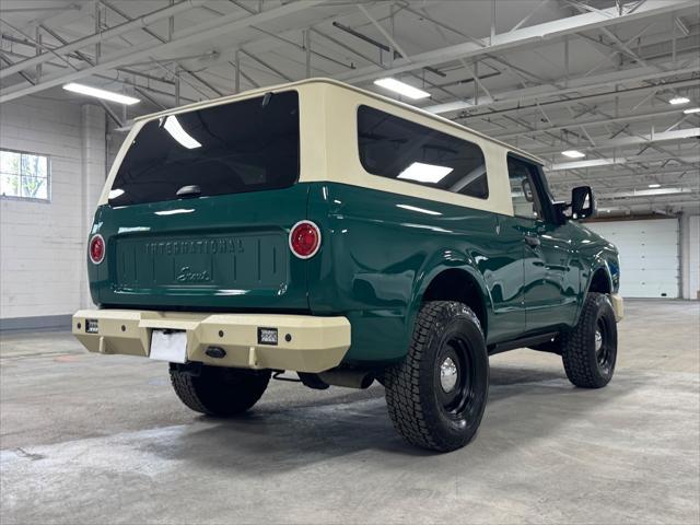 Photo of 2016 GREEN / BEIGE 2TONE Nissan Titan XD