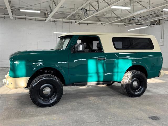 Photo of 2016 GREEN / BEIGE 2TONE Nissan Titan XD