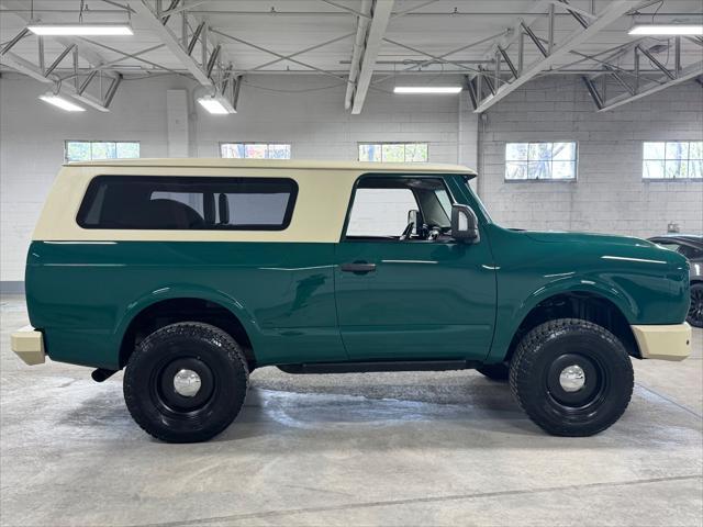 Photo of 2016 GREEN / BEIGE 2TONE Nissan Titan XD