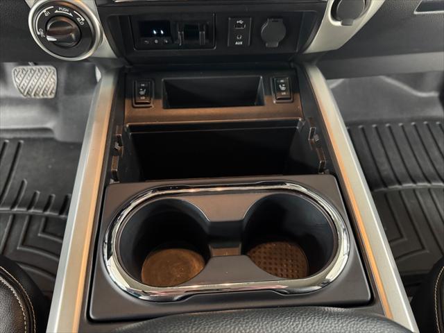 Photo of 2016 GREEN / BEIGE 2TONE Nissan Titan XD