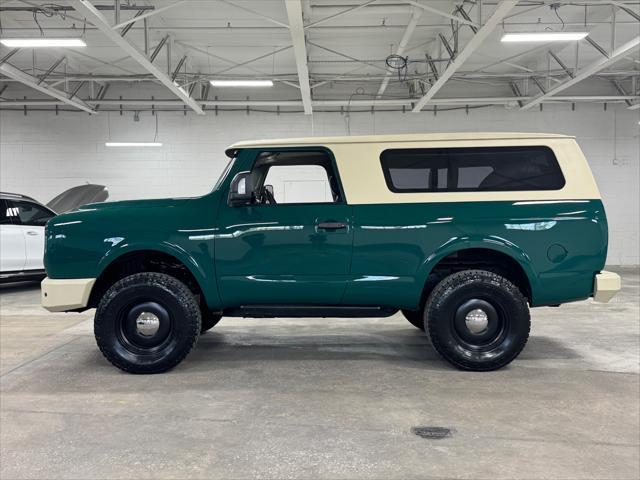 Photo of 2016 GREEN / BEIGE 2TONE Nissan Titan XD