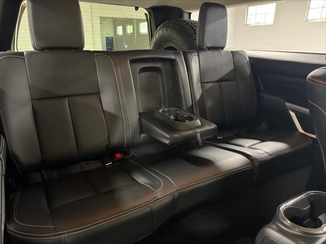 Photo of 2016 GREEN / BEIGE 2TONE Nissan Titan XD