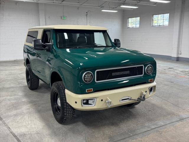 Photo of 2016 GREEN / BEIGE 2TONE Nissan Titan XD