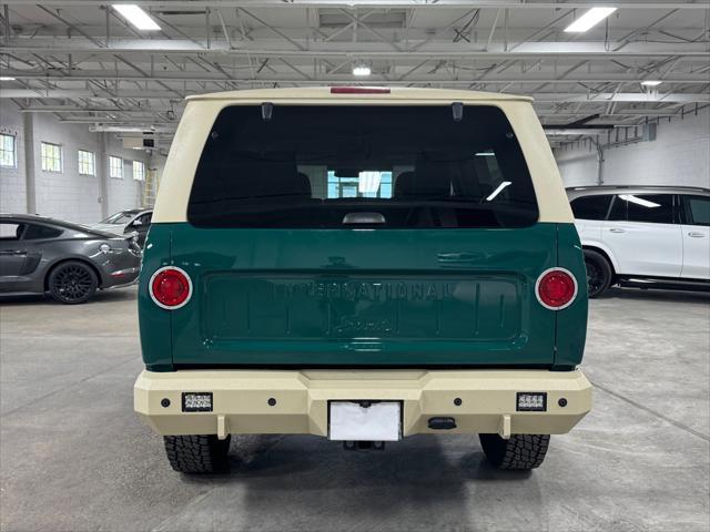 Photo of 2016 GREEN / BEIGE 2TONE Nissan Titan XD