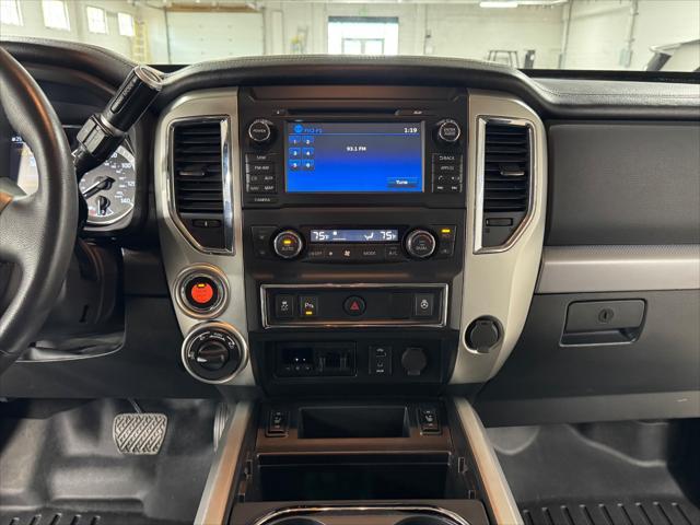 Photo of 2016 GREEN / BEIGE 2TONE Nissan Titan XD