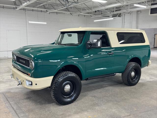 Photo of 2016 GREEN / BEIGE 2TONE Nissan Titan XD