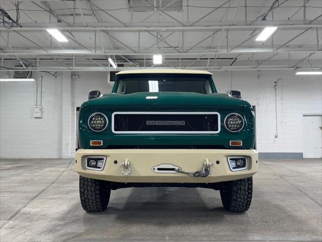 Photo of 2016 GREEN / BEIGE 2TONE Nissan Titan XD