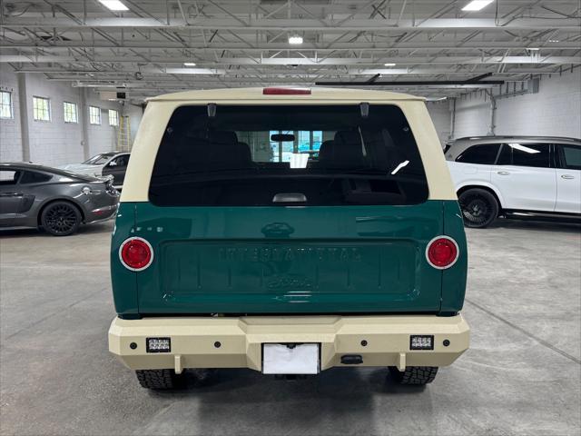 Photo of 2016 GREEN / BEIGE 2TONE Nissan Titan XD