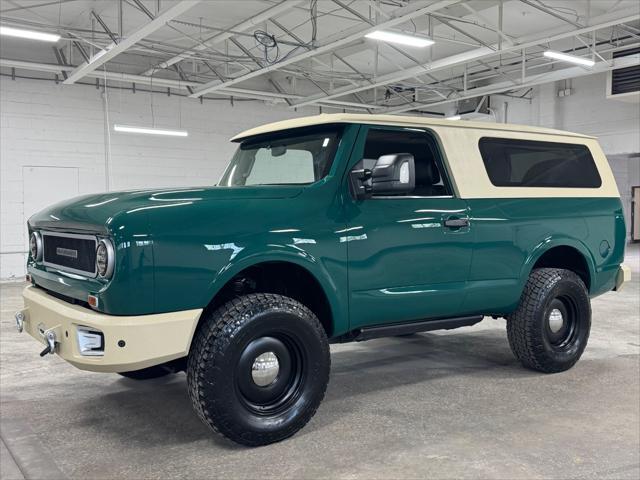 Photo of 2016 GREEN / BEIGE 2TONE Nissan Titan XD