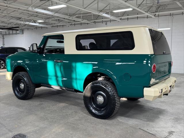 Photo of 2016 GREEN / BEIGE 2TONE Nissan Titan XD