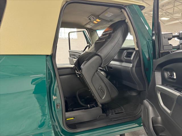 Photo of 2016 GREEN / BEIGE 2TONE Nissan Titan XD