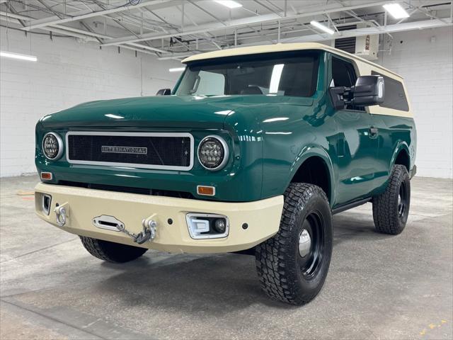 Photo of 2016 GREEN / BEIGE 2TONE Nissan Titan XD