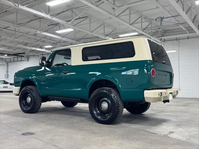 Photo of 2016 GREEN / BEIGE 2TONE Nissan Titan XD