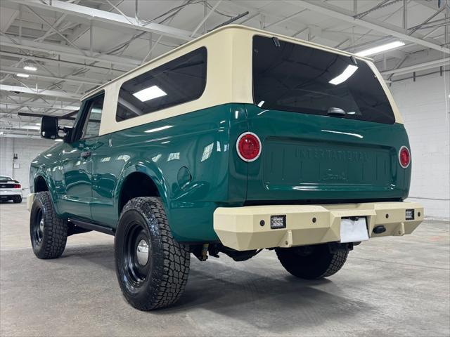 Photo of 2016 GREEN / BEIGE 2TONE Nissan Titan XD