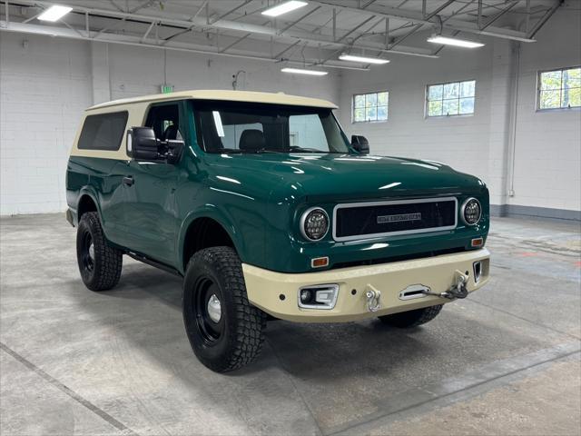 Photo of 2016 GREEN / BEIGE 2TONE Nissan Titan XD