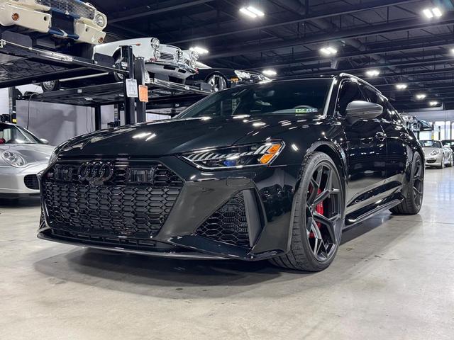 Photo of 2024 BLACK Audi RS 6 Avant