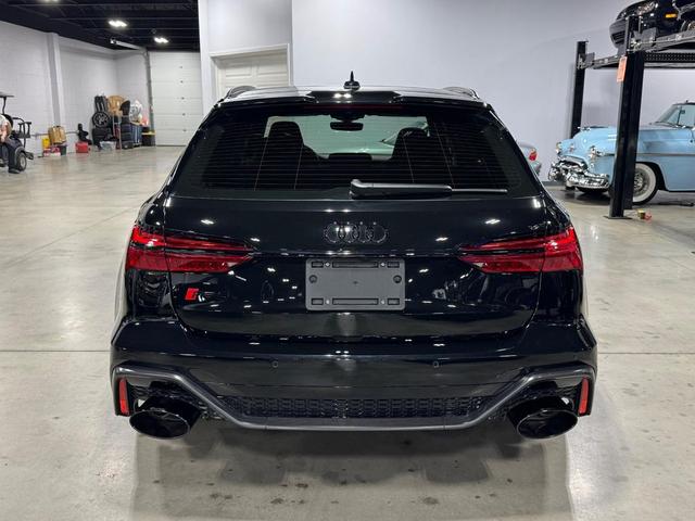 Photo of 2024 BLACK Audi RS 6 Avant