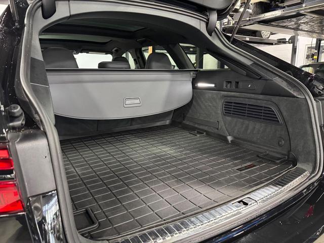 Photo of 2024 BLACK Audi RS 6 Avant