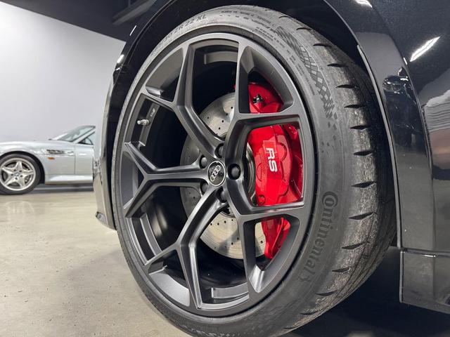 Photo of 2024 BLACK Audi RS 6 Avant