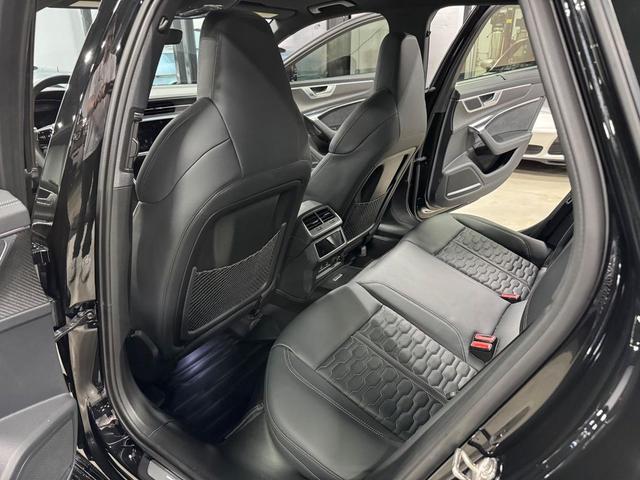 Photo of 2024 BLACK Audi RS 6 Avant