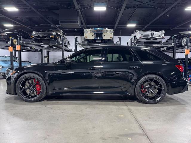 Photo of 2024 BLACK Audi RS 6 Avant