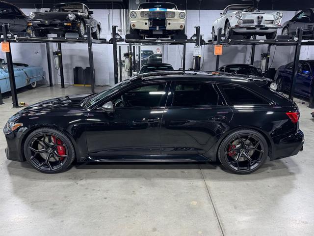 Photo of 2024 BLACK Audi RS 6 Avant
