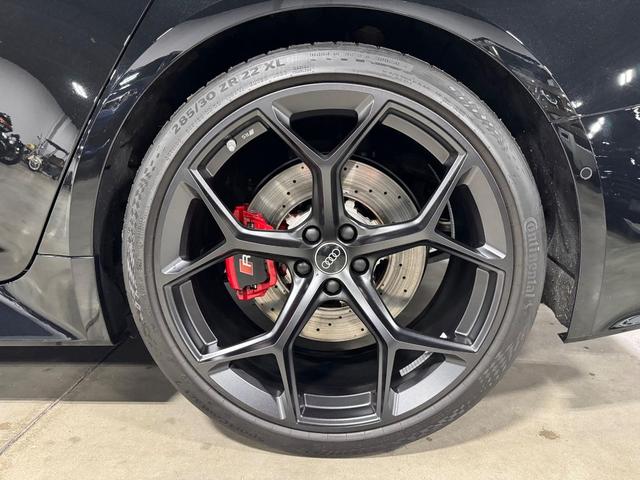 Photo of 2024 BLACK Audi RS 6 Avant