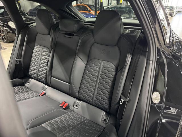 Photo of 2024 BLACK Audi RS 6 Avant