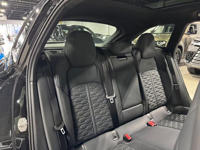 Photo of 2024 BLACK Audi RS 6 Avant