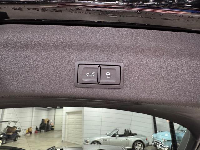 Photo of 2024 BLACK Audi RS 6 Avant