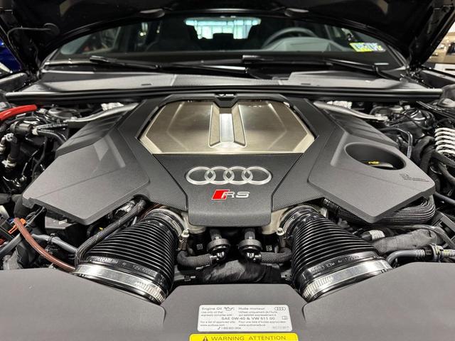 Photo of 2024 BLACK Audi RS 6 Avant
