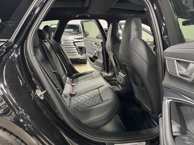 Photo of 2024 BLACK Audi RS 6 Avant