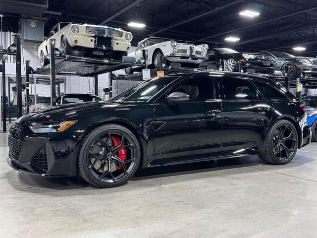 Photo of 2024 BLACK Audi RS 6 Avant