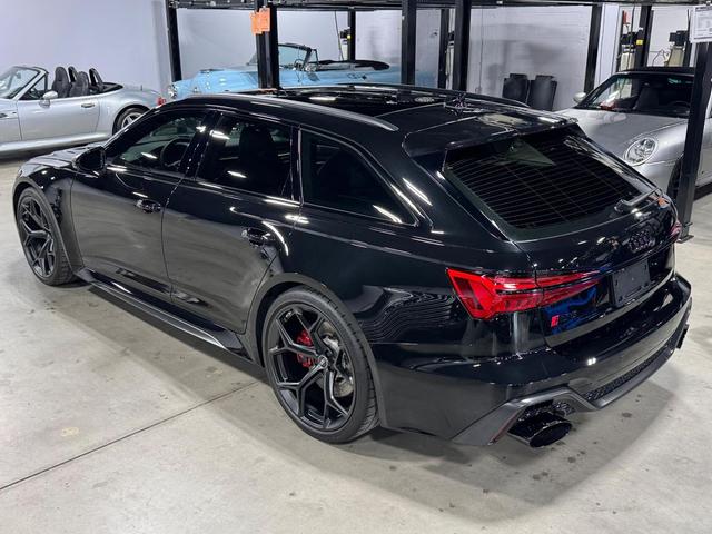 Photo of 2024 BLACK Audi RS 6 Avant