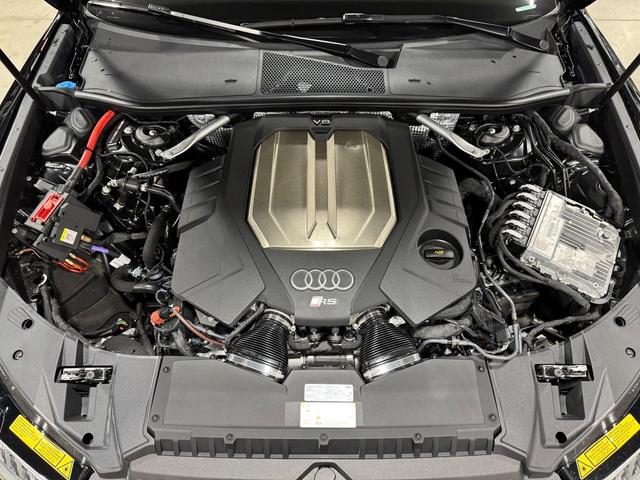 Photo of 2024 BLACK Audi RS 6 Avant
