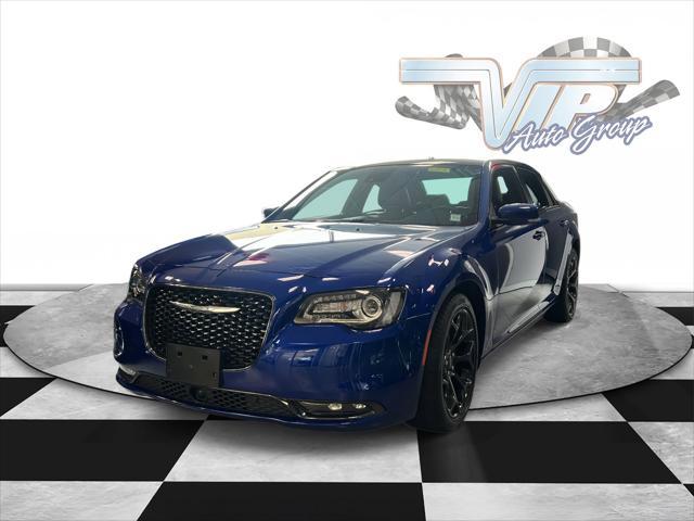 Photo of 2020 Ocean Blue Metallic Clearcoat Chrysler 300