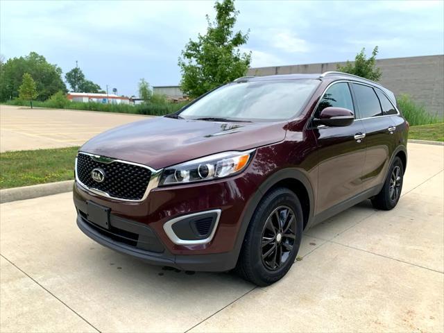 Photo of 2017 Burgundy Kia Sorento
