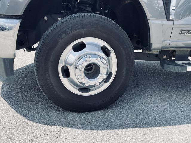 Photo of 2024 Gray Metallic Ford F-350