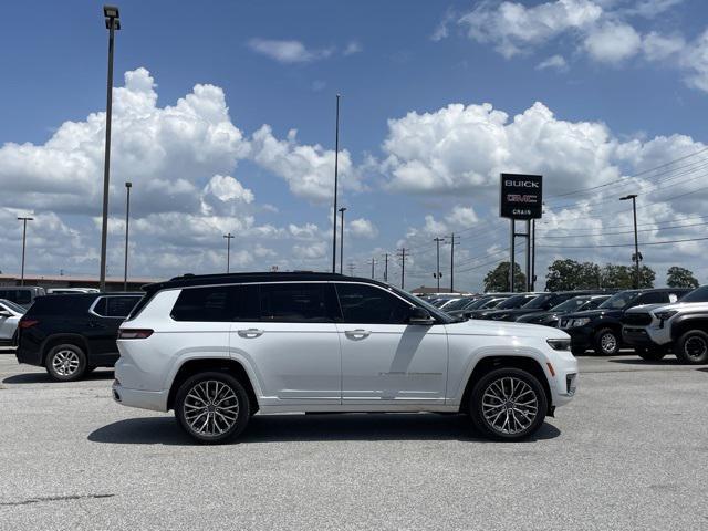 Photo of 2025 Bright White Clearcoat Jeep Grand Cherokee L