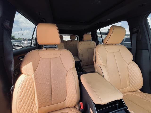 Photo of 2025 Bright White Clearcoat Jeep Grand Cherokee L