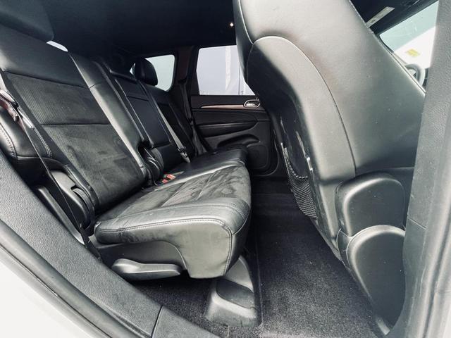 Photo of 2017 Bright White Clearcoat Jeep Grand Cherokee