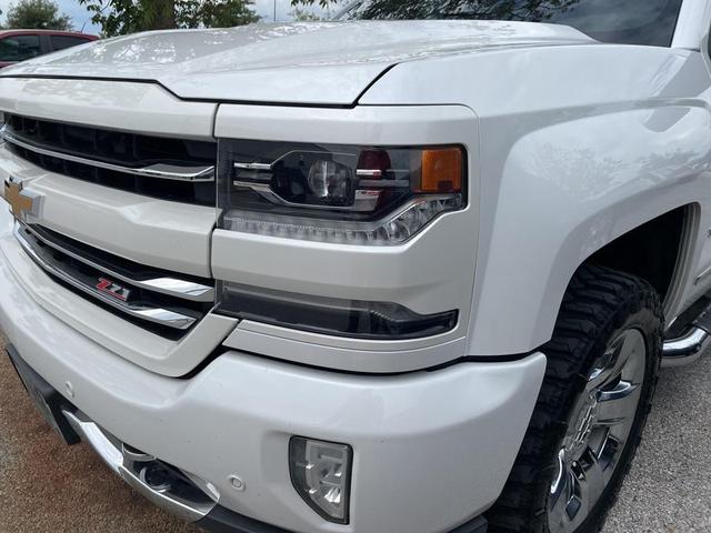 Photo of 2018 Iridescent Pearl Tricoat Chevrolet Silverado 1500